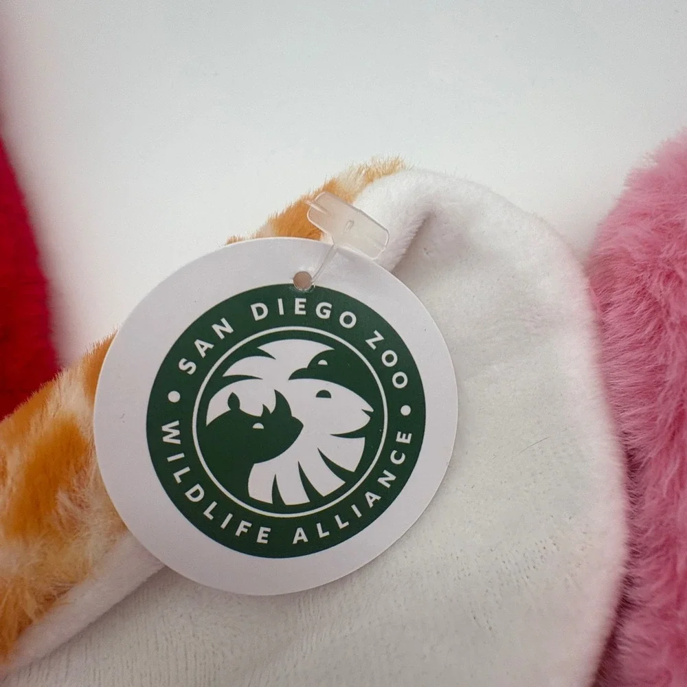 San Diego Zoo Wildlife Alliance Plush Santa Hats Giraffe Axolotl Set of 2 NEW